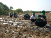 노는 땅 일궈 이웃사랑 실천