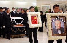 故 조경철 박사 장례식 애도속 진행
