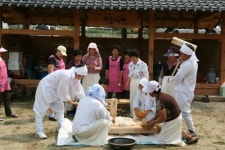 전통 테마마을로 오세요