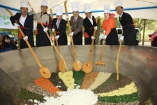 오색 비빔밥 맛 보세요