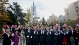 4·19 기념탑 준공식 반쪽 전락