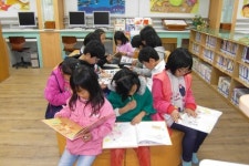 달빛 아래 꿀맛 이야기 흠뻑전교생이 함께하는 독서여행