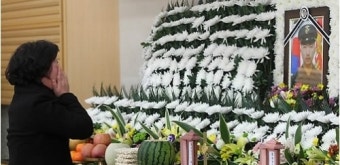 연평도 전사자 유족들..장례절차 논의 거부