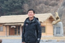 두 아들과 자원 근무 귀감