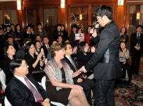 스티븐스 대사, 가수 김태우 관저 초청 콘서트