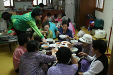 이웃 정 한그릇 뚝딱