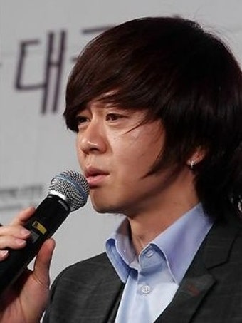 윤도현 '두시의 데이트' 하차…소속사 측 '뿔났다'