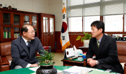 주성대 총장, 청주시의회 방문