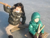 썰매타며 신난 冬心