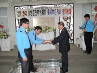 이장로·표창범씨 교통안전 지킴이