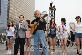 【포토】독도는우리땅 원작자 박문영 '독도는우리땅30년' 열창