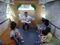 독서 삼매경에 빠진 아이들