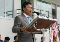 충청일보 주관 진천군수기 축구대회축사하는 이관희 충청북도축구연합회장