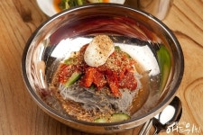 속초별미 코다리냉면 한입 뼛속까지 다 시원 하구먼∼
