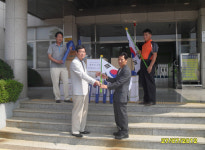 태극기 세트 기증