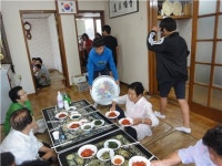 경로당 어르신에 식사 대접