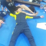 이종석 다리 길이, 바닥에 대자로 누워 폭풍 수면 취해 눈길