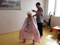 5년째 무료 이발봉사