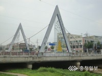 충주 대봉교 조형물 새단장