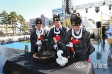물좋은 온천대축제 속으로 풍덩