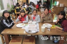 공주봉황초, 우리 고장 특산물 알밤을 넣은 알밤 순두부 만들었어요