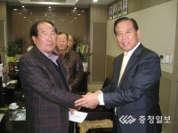 경로당에 사랑의 성금
