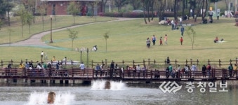 오창호수공원 나들이객 북적