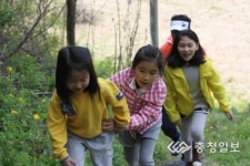 어깨동무 의남매로 뭉쳤다