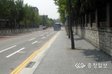 만년길 보도 확장 마무리