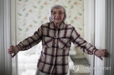 식후 개처럼 울었어요 70년만에 입 연 히틀러 기미상궁