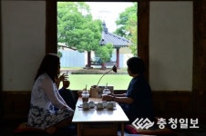 홍성군, 여하정 배경으로 차 즐길 수 있는 안회당 인기