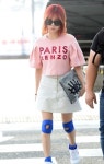 소녀시대 You Think 써니의 무릎보호대 공항패션 화제!