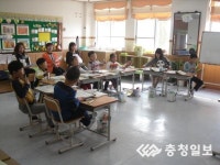 엄마,아빠! 우리 이렇게 열심히 공부하고 있어요!