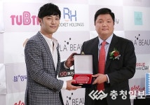 [포토]진구, 글로벌 한류 특별상 수상했어요~