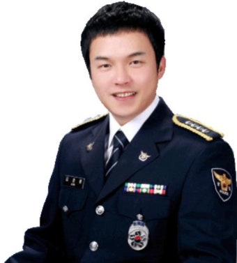 제복 입은 시민이 존경받는 사회
