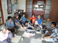 증평 도안면 주민자치委, 마을 경로당에 포도 전달