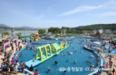 더위야 가라… 충주 탄금호 물놀이장 개장