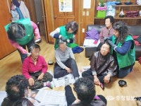 청주 우암동 새마을부녀회 경로당 머리염색봉사