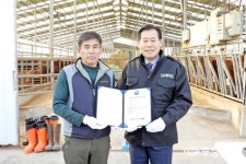 옥천지역 축산농장 12곳  농식품부 깨끗한 농장 지정