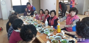 보은읍생활개선회 사랑의 떡 70여 곳에 전달