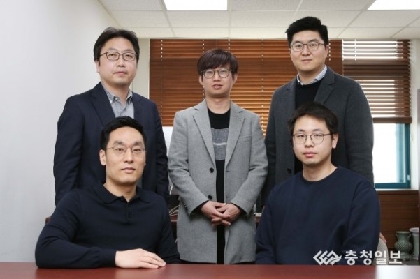 KAIST, 고효율 페로브스카이트-실리콘 탠덤 태양전지 개발 | 포토뉴스