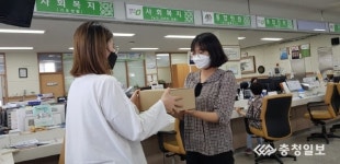 내덕2동행정복지센터, 저소득 가정 도시락 전달