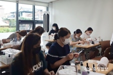 충주 결혼이주여성 네일아트·메이크업 자격증반 인기