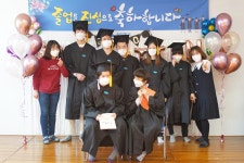 영상으로 진행된 제천 청암학교 졸업식