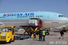 관세청, 인천공항 화이자 백신 도착