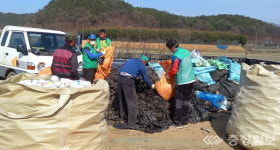 진천 문백면 새마을협의회, 영농폐기물  10t 수거