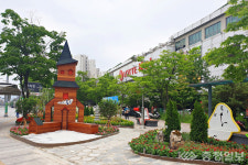 충주시, 공용버스터미널에 정원형 테마화단 조성