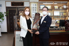 국악인 김용우, 가수 란·임찬...영동군홍보대사 위촉