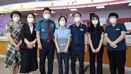 천안 병천우체국 로비매니저 채혜경씨 전화금융사기 피해예방 감사장 받아