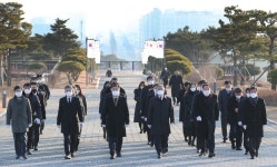 충남도의회 충혼탑 참배 임인년 첫 일정